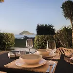 5, Unique Location - Sea View Apartman Lithakiá