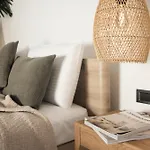 5, Unique Location - Sea View Apartman