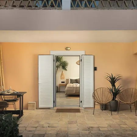 5, Unique Location - Sea View