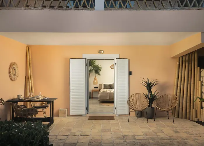 5, Unique Location - Sea View