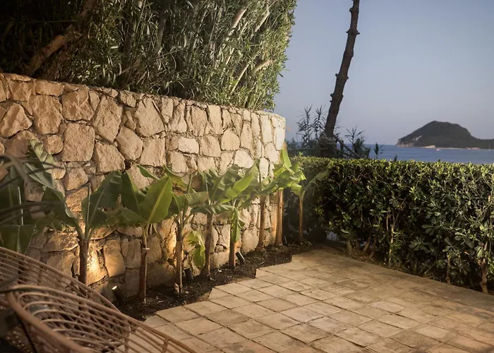 Lejlighed 5, Unique Location - Sea View *