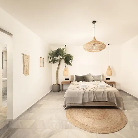 Apartment 5, Unique Location - Sea View *