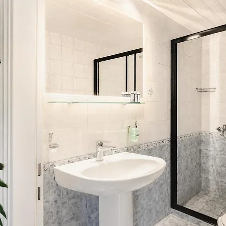 Apartment 5, Unique Location - Sea View