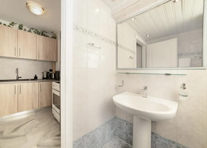 Apartamento 5, Unique Location - Sea View *